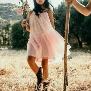 Mila Dress Pink Sz 8-9 mint condition battle pink stunning for any occasion